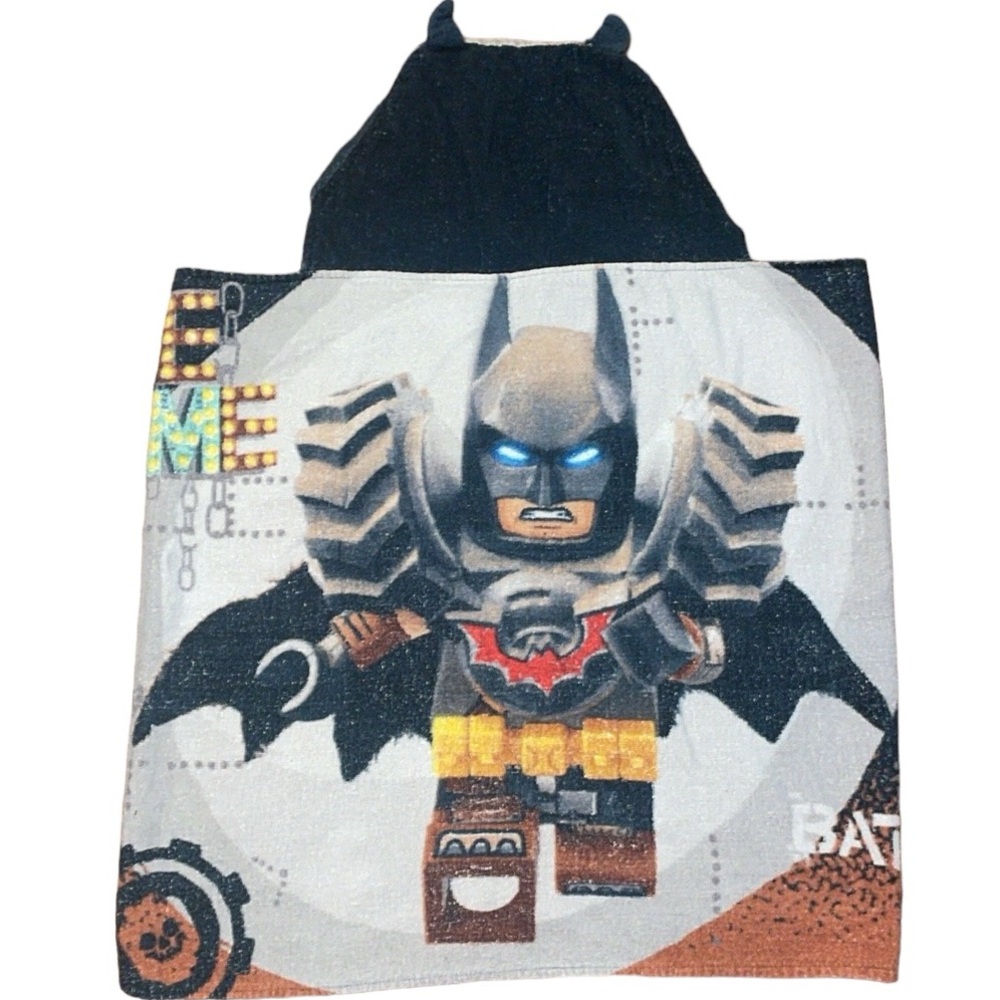 •LEGO•BATMAN BUNKER LEGO CHARACTER HOODED AND HAND CUFF WRAP AROUND TOWEL EUC